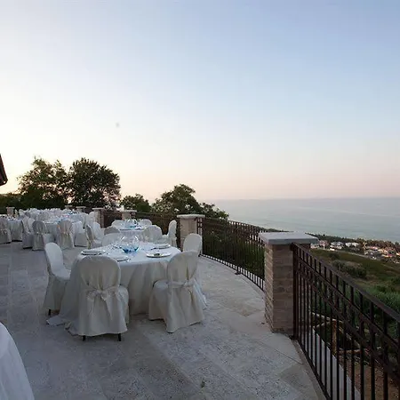 לינה וארוחת בוקר Borgo Fonte Scura 2*