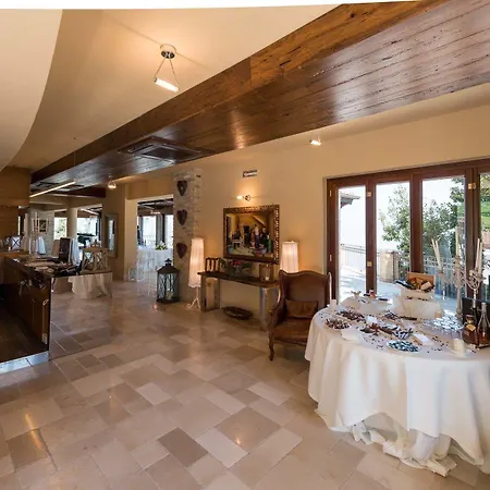 Bed & Breakfast Borgo Fonte Scura 2*