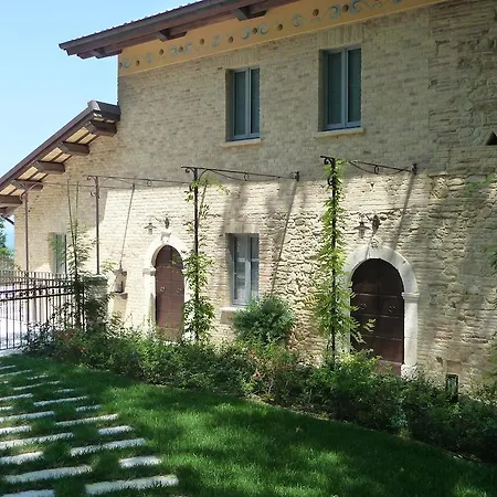 Borgo Fonte Scura Bed & Breakfast 2*