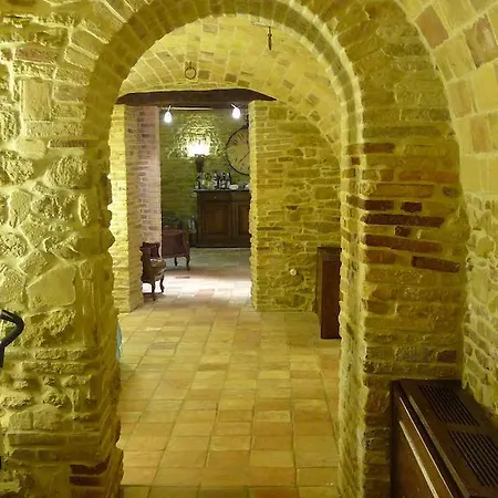 Borgo Fonte Scura Bed & Breakfast 2*