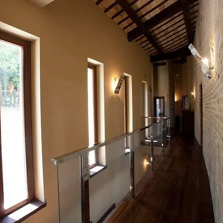 Bed & Breakfast Borgo Fonte Scura 2*