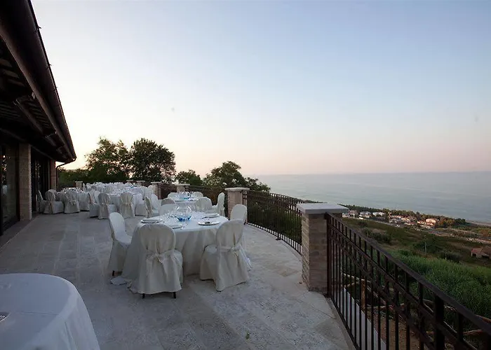 Bed & Breakfast Borgo Fonte Scura 2*