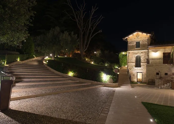 Bed & Breakfast Borgo Fonte Scura 2*