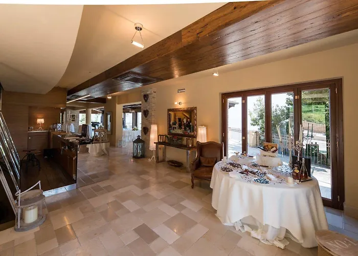 Oda ve Kahvaltı Borgo Fonte Scura 2*