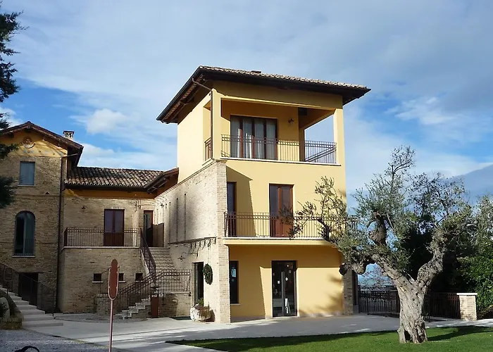 Oda ve Kahvaltı Borgo Fonte Scura 2*