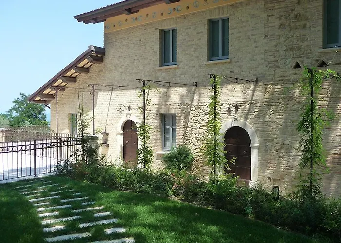 Borgo Fonte Scura Bed & Breakfast 2*